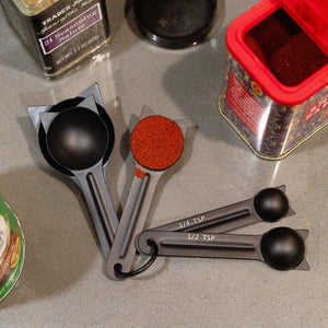 Kikkerland Cat Shaped Measuring Spoon Set