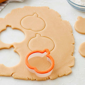Wilton Grippy Cookie Cutter, Orange Pumpkin