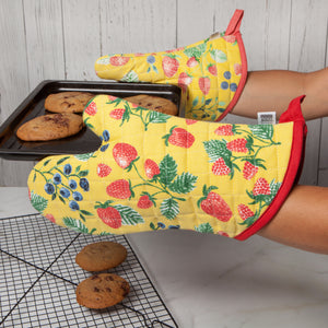 Danica Now Designs Oven Mitt, Berry Patch