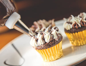 Fox Run Mini Baking Cups, Gold Foil